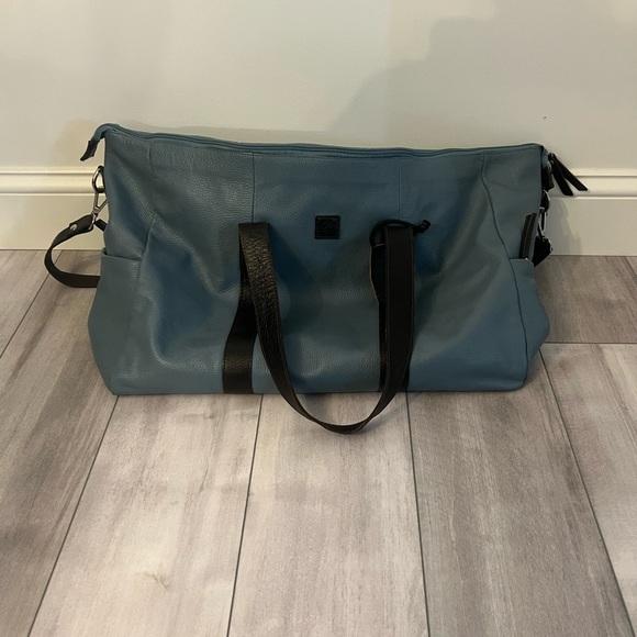 Valentina Italian leather weekend bag. - Picture 5 of 10